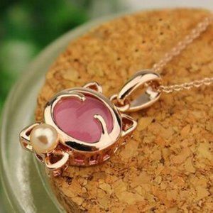 Lovely Gold Plated Cat Statement Pendant Jewelry Necklace